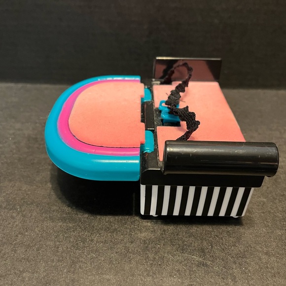 LOL SURPRISE FURNITURE + ACCESSORIES couch purse suitcase - Picture 8 of 9